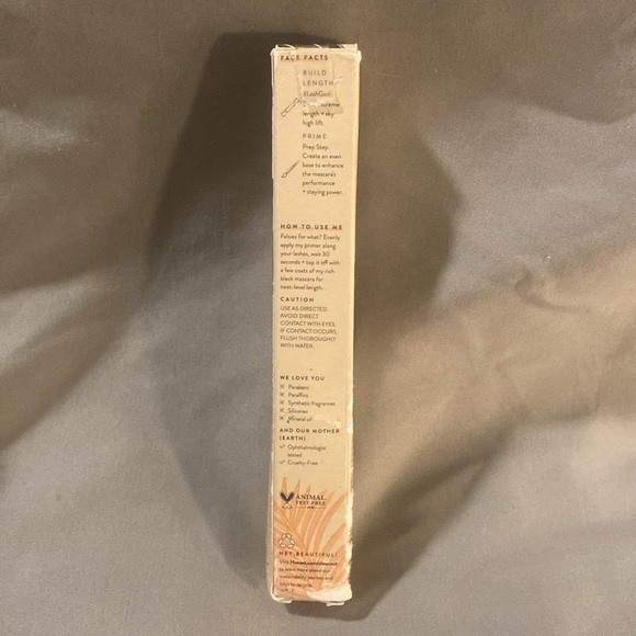 Honest Extreme Length Mascara + Lash Primer, Black - Picture 2 of 4